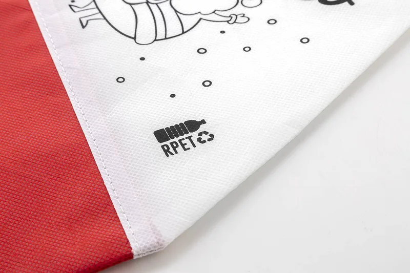 Λεπτομέρεια Non-Woven RPET Επιφάνειας Καπέλου Santa. Διαφημιστικές Εκτυπώσεις σε Χριστουγεννιάτικα Είδη | PERFECT advertising