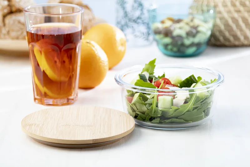 Γυάλινο Κουτί Γεύματος 650 ml σε Χρήση. Προϊόντα Προβολής με Τύπωμα Επωνυμίας | PERFECT advertising