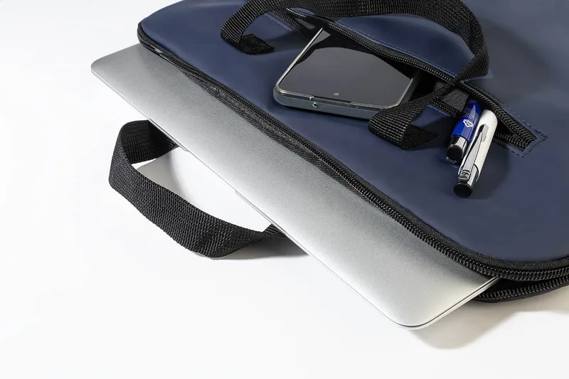 Μπροστινή Τσέπη Τσάντας Laptop RPU. Διαφημιστικές Εκτυπώσεις σε Ανακυκλωμένο PU | PERFECT advertising