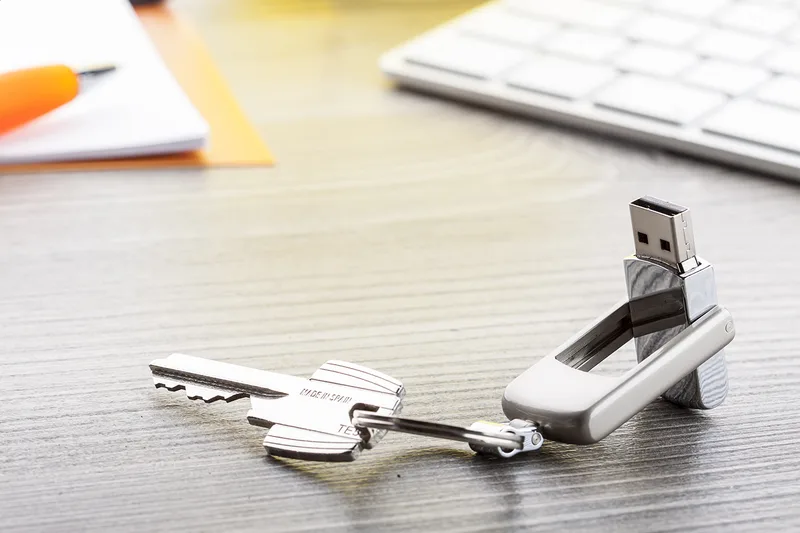 USB Flash Drive Αναδιπλούμενο με Ανοιχτή Υποδοχή USB. Εκτύπωση Λογοτύπου σε Εταιρικά Δώρα | PERFECT advertising