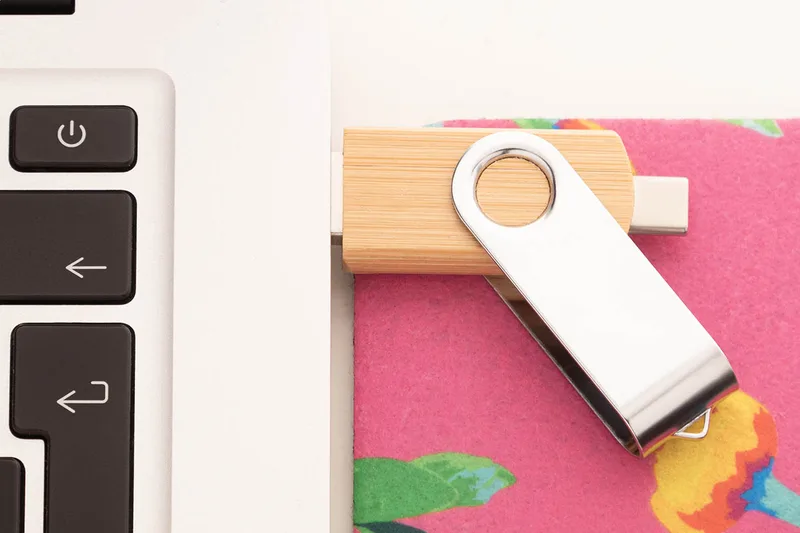 Τύπωμα Λογοτύπου σε USB Flash Drive OTG Μπαμπού — Εταιρικά Διαφημιστικά Δώρα | PERFECT advertising